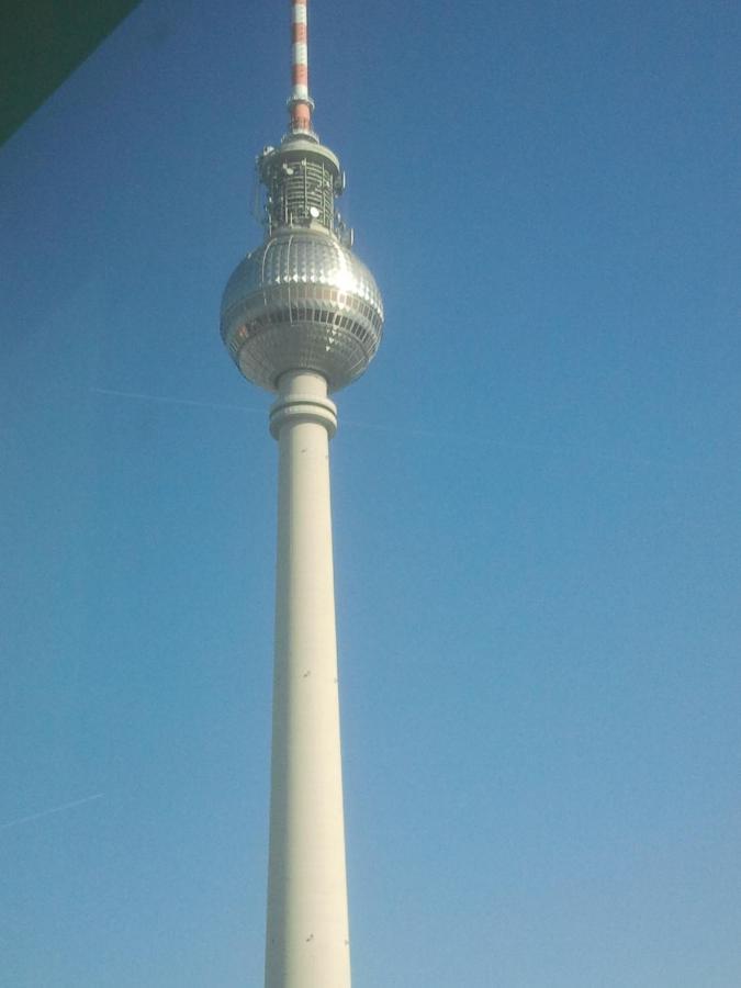 Mitte Von Mitte - Blick Auf Den Turm Apartman Berlin Kültér fotó