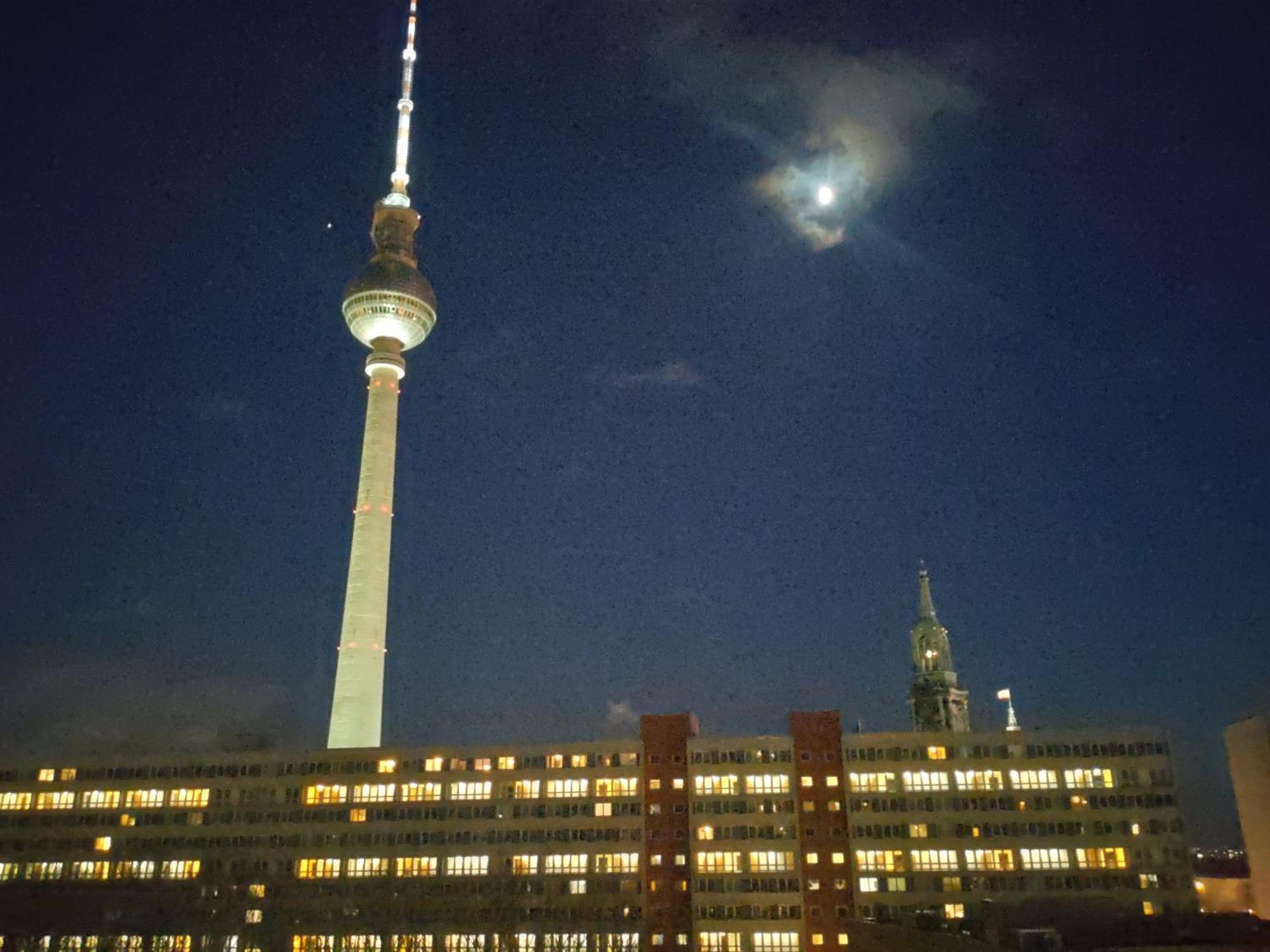 Mitte Von Mitte - Blick Auf Den Turm Apartman Berlin Kültér fotó